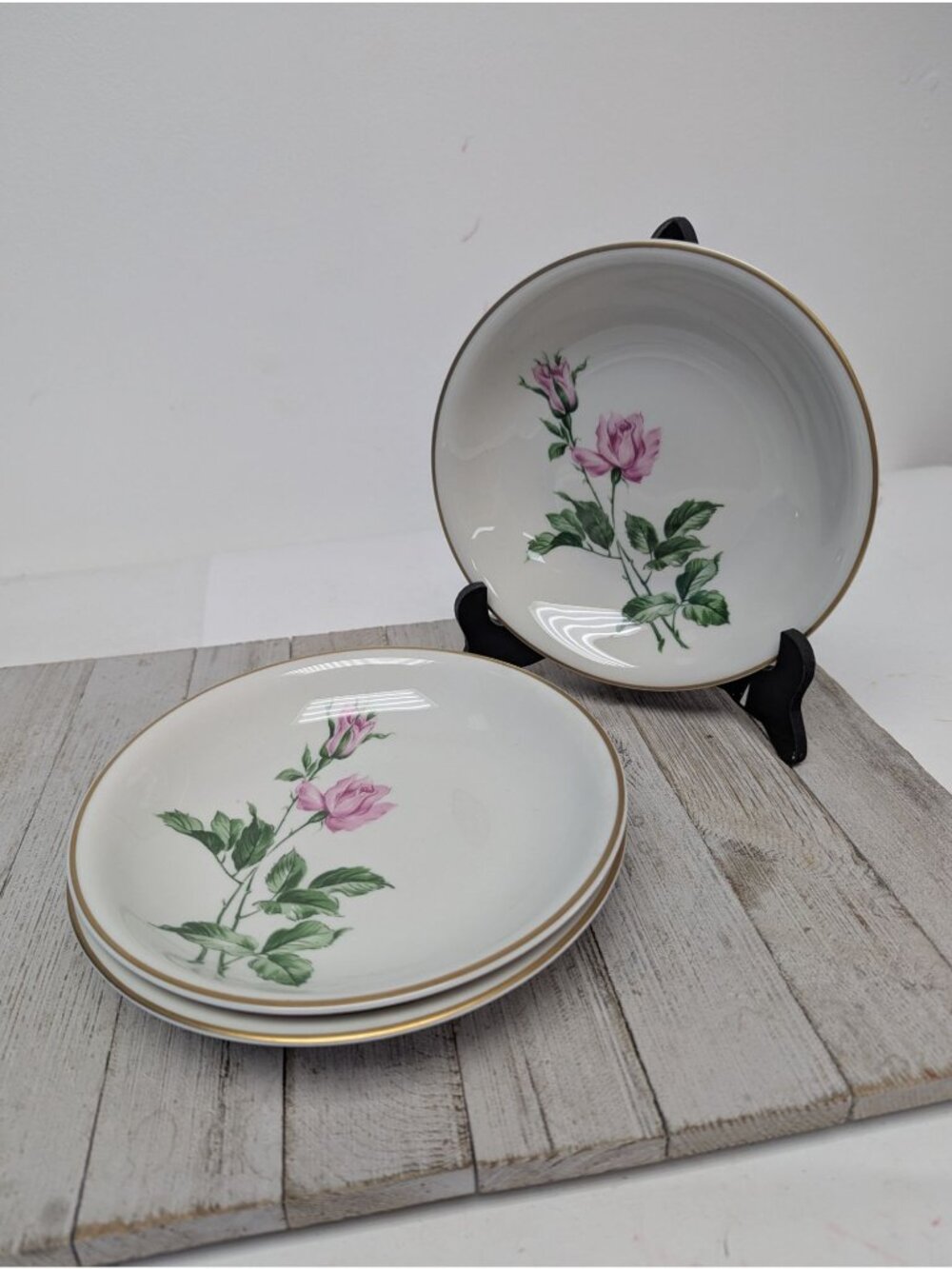 Youngsware YOU1 Embassy Fine China Gold Trim Roses Set 3 Soup Cereal Bowls 7"